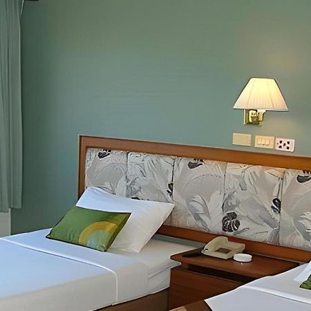 The Park Hotel Патая Екстериор снимка