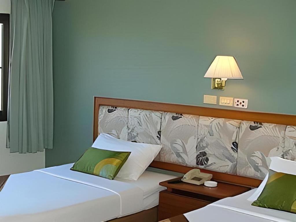 The Park Hotel Патая Екстериор снимка