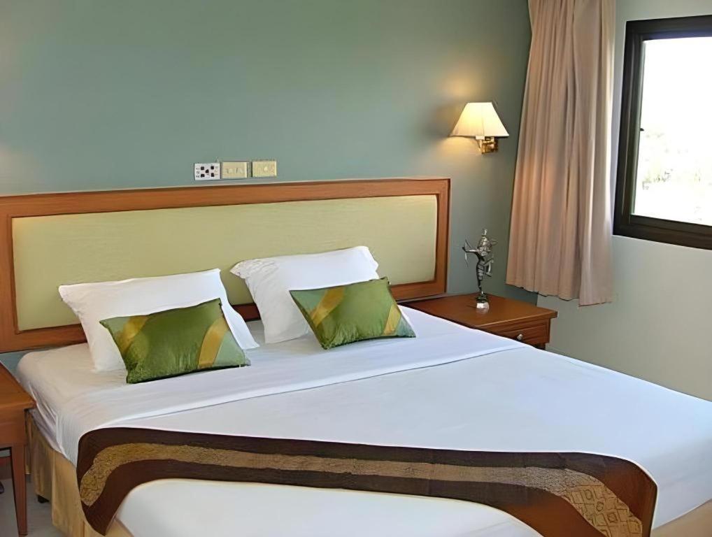The Park Hotel Патая Екстериор снимка
