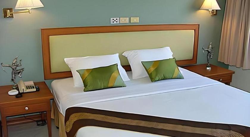 The Park Hotel Патая Екстериор снимка
