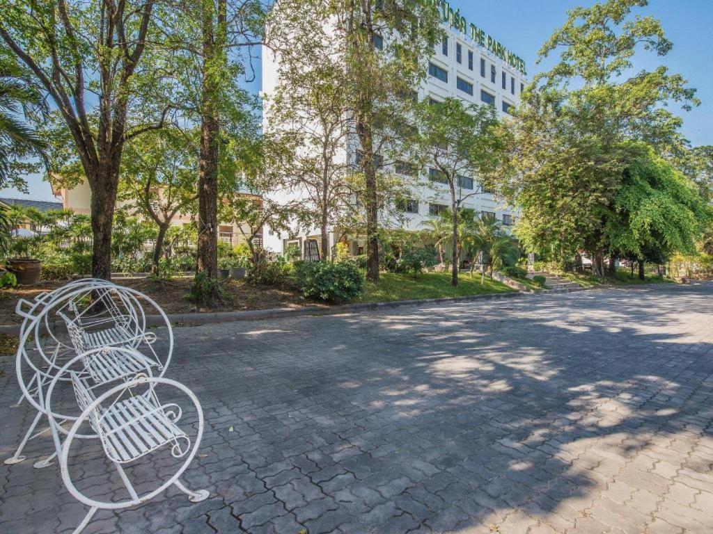The Park Hotel Патая Екстериор снимка